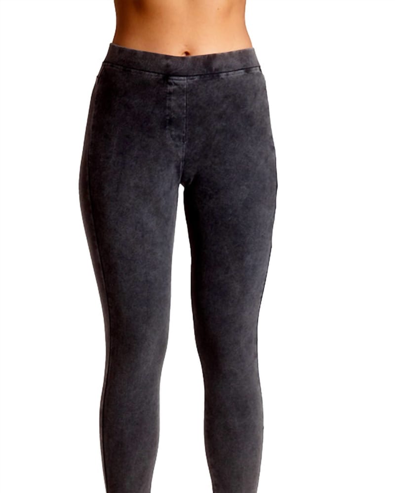 Front of a model wearing a size LG High Rise Jegging In Dark Charcoal in Dark Charcoal by ANGEL. | dia_product_style_image_id:354329
